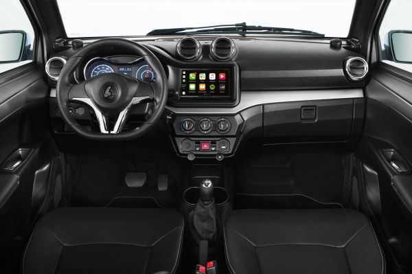 Pojazdy Aixam Coupé MULTIA_DETZ_INTE_PremiumTdBAlu7pouces AppleCar.jpg